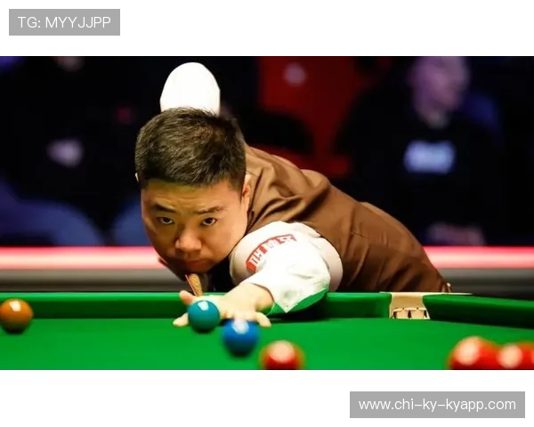 丁俊晖加练长台准度,训练节奏愈发稳定